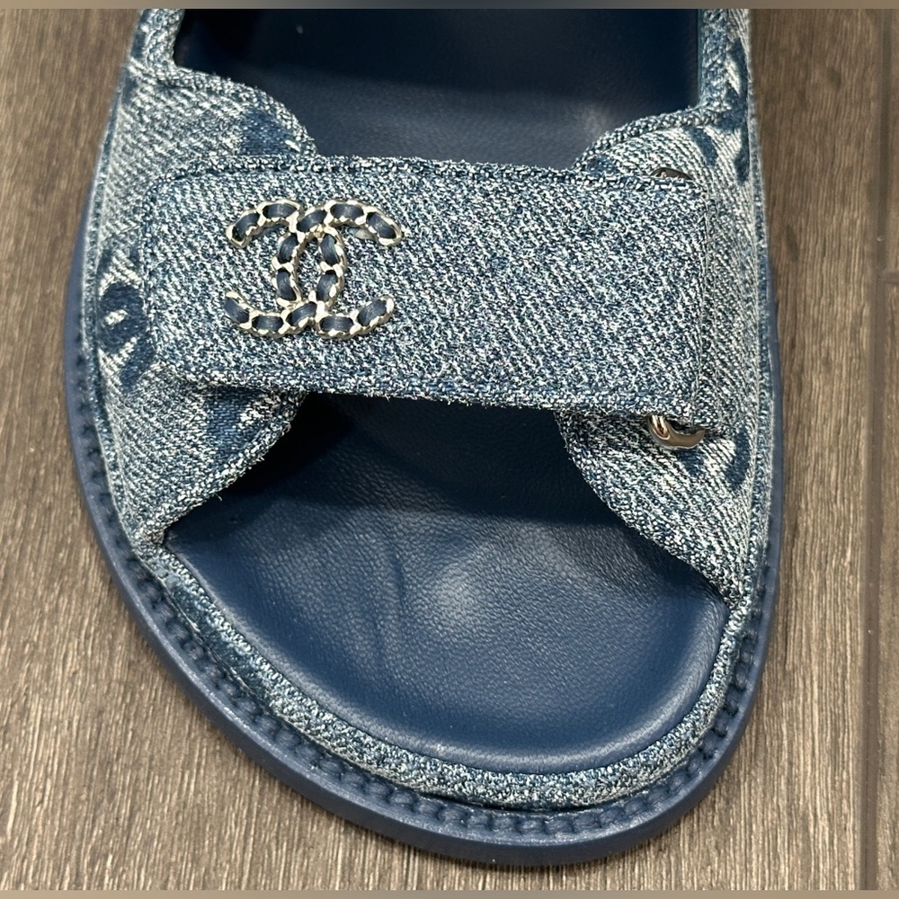 2025 CHANEL BLUE DENIM DAD SANDALS SLIDES SHOES 36C NEW WITH DEFECTS - Picture 4 of 16